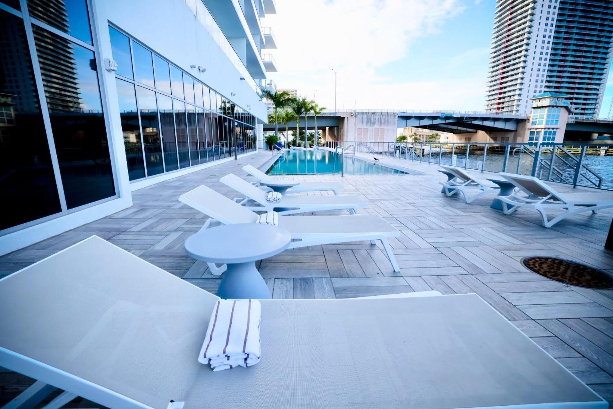 Diamond In The Sky Villa Hollywood Luaran gambar